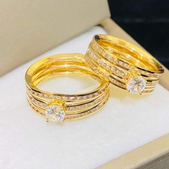 ‼️SOLD‼️ 18K LADIES RING - Picture 3 of 3